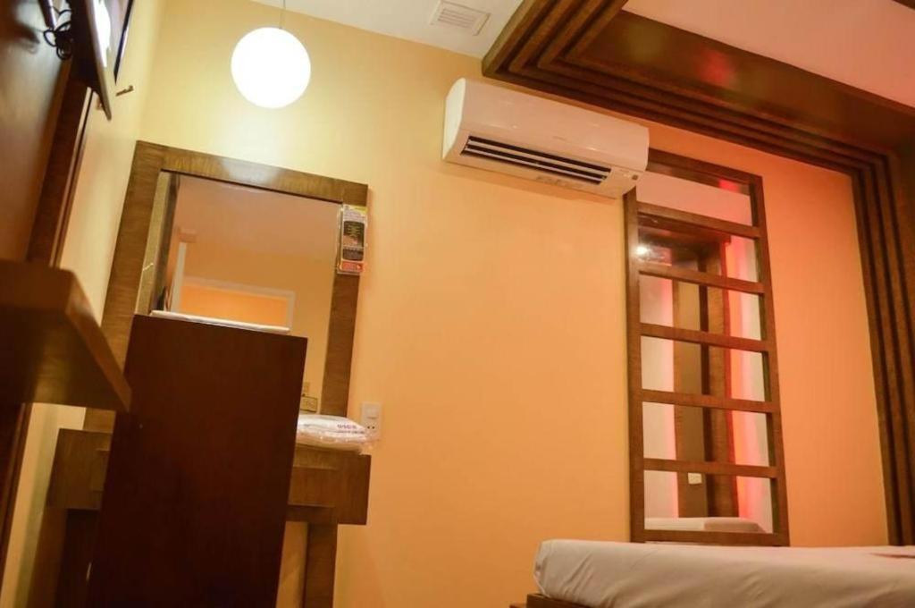 מנילה Hotel Sogo Sta Mesa מראה חיצוני תמונה