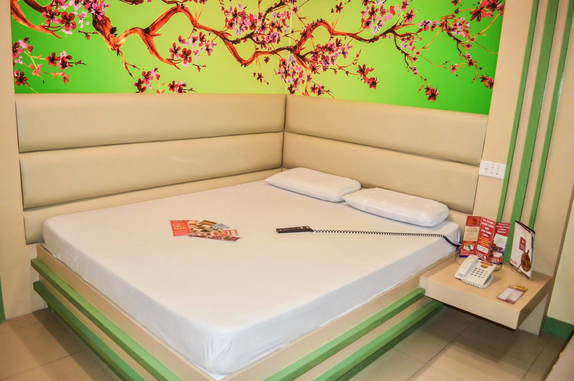 מנילה Hotel Sogo Sta Mesa מראה חיצוני תמונה