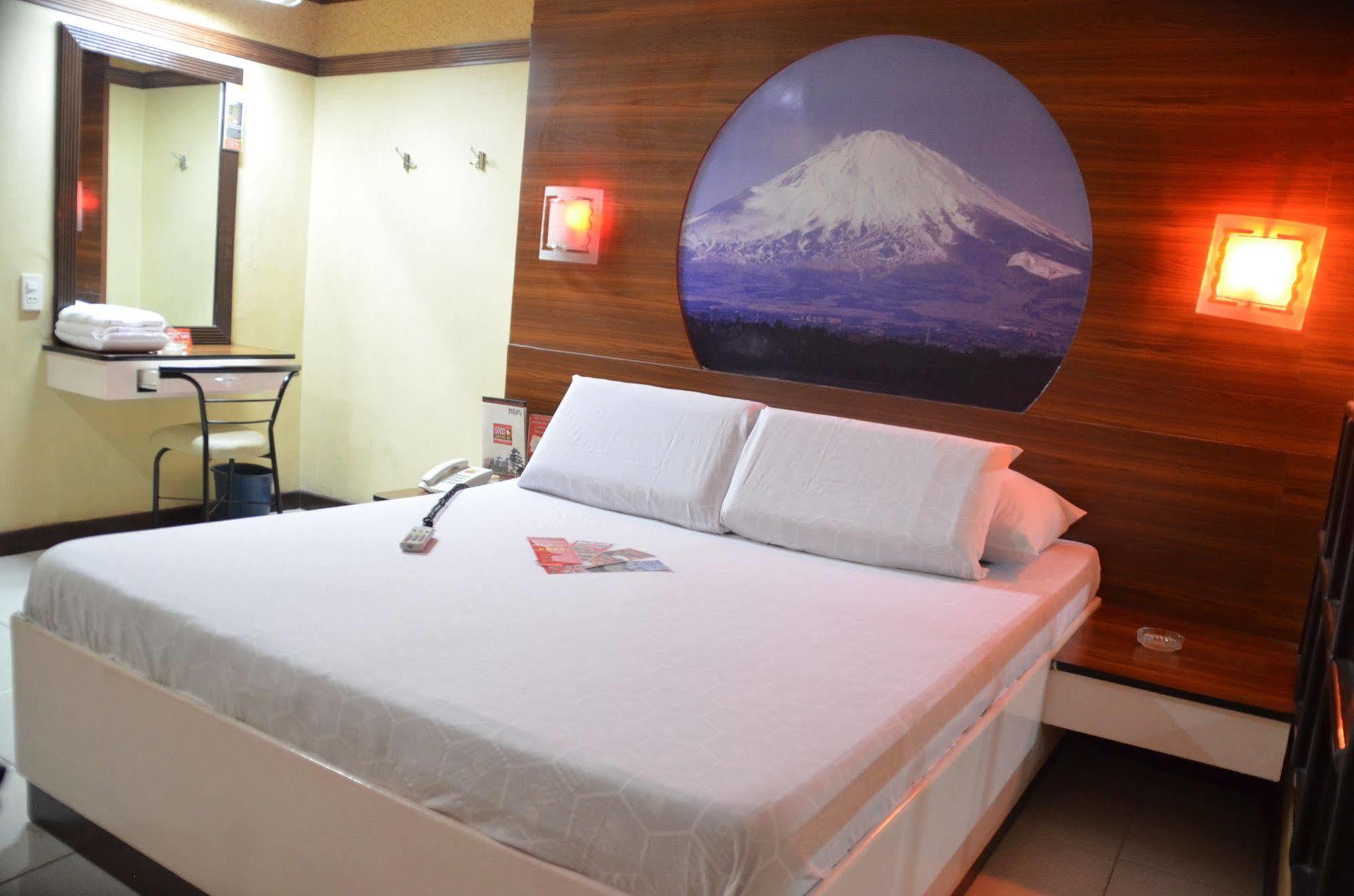 מנילה Hotel Sogo Sta Mesa מראה חיצוני תמונה