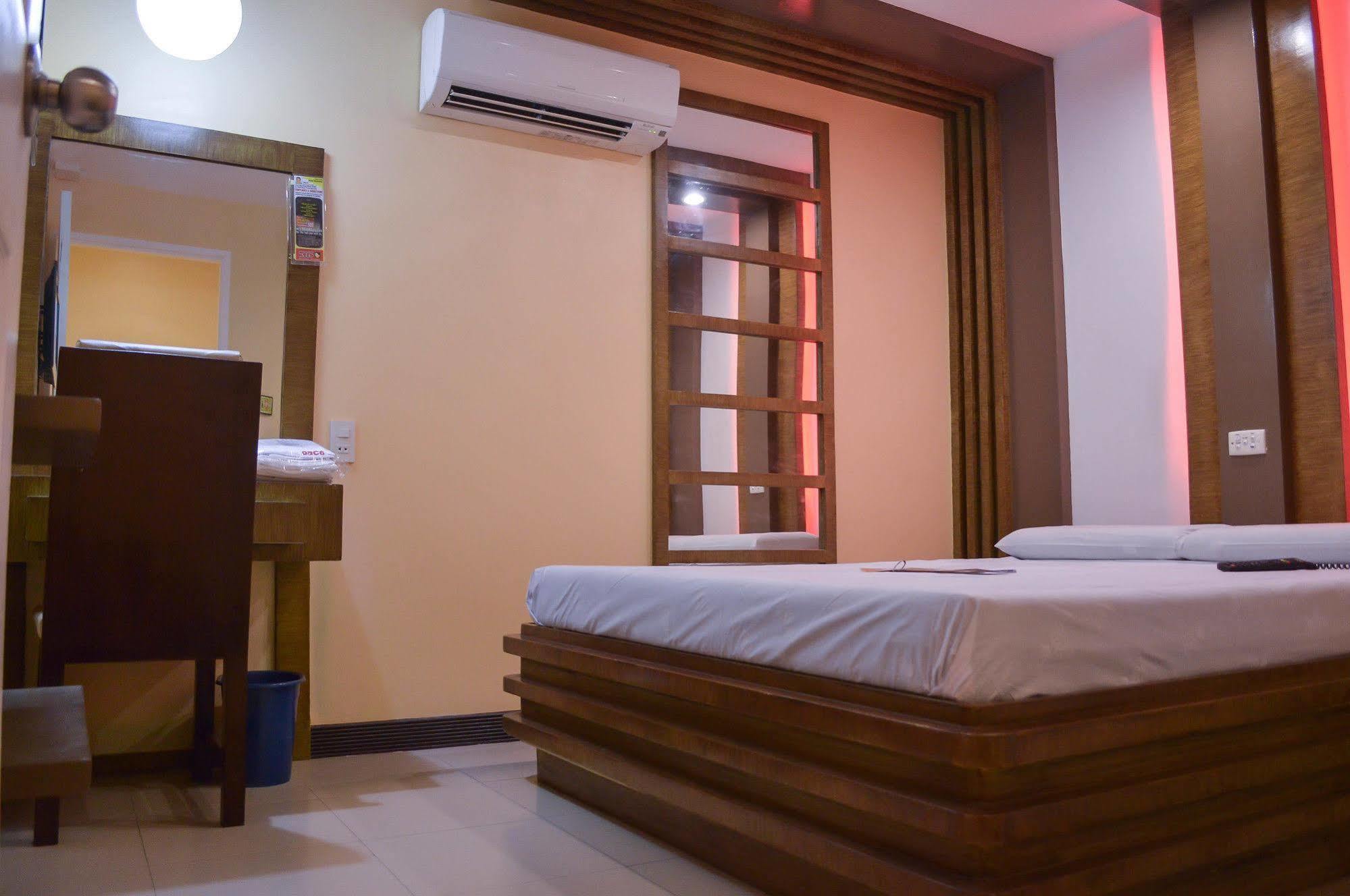 מנילה Hotel Sogo Sta Mesa מראה חיצוני תמונה