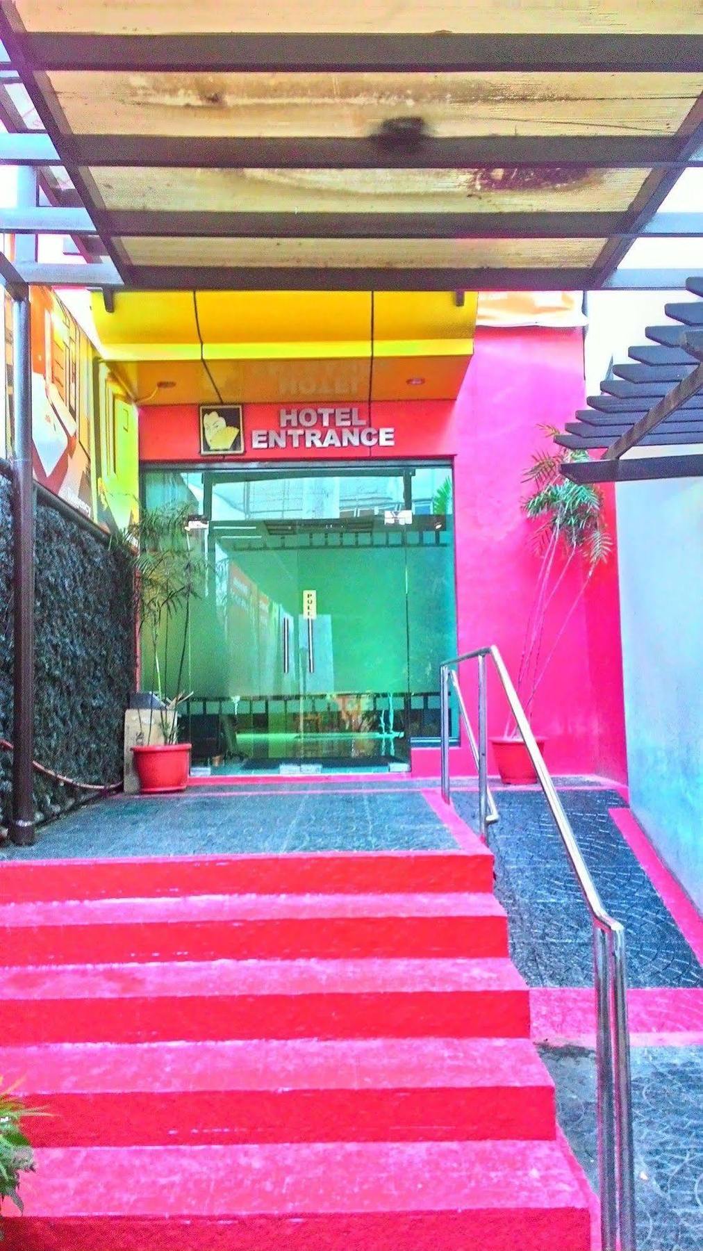 מנילה Hotel Sogo Sta Mesa מראה חיצוני תמונה